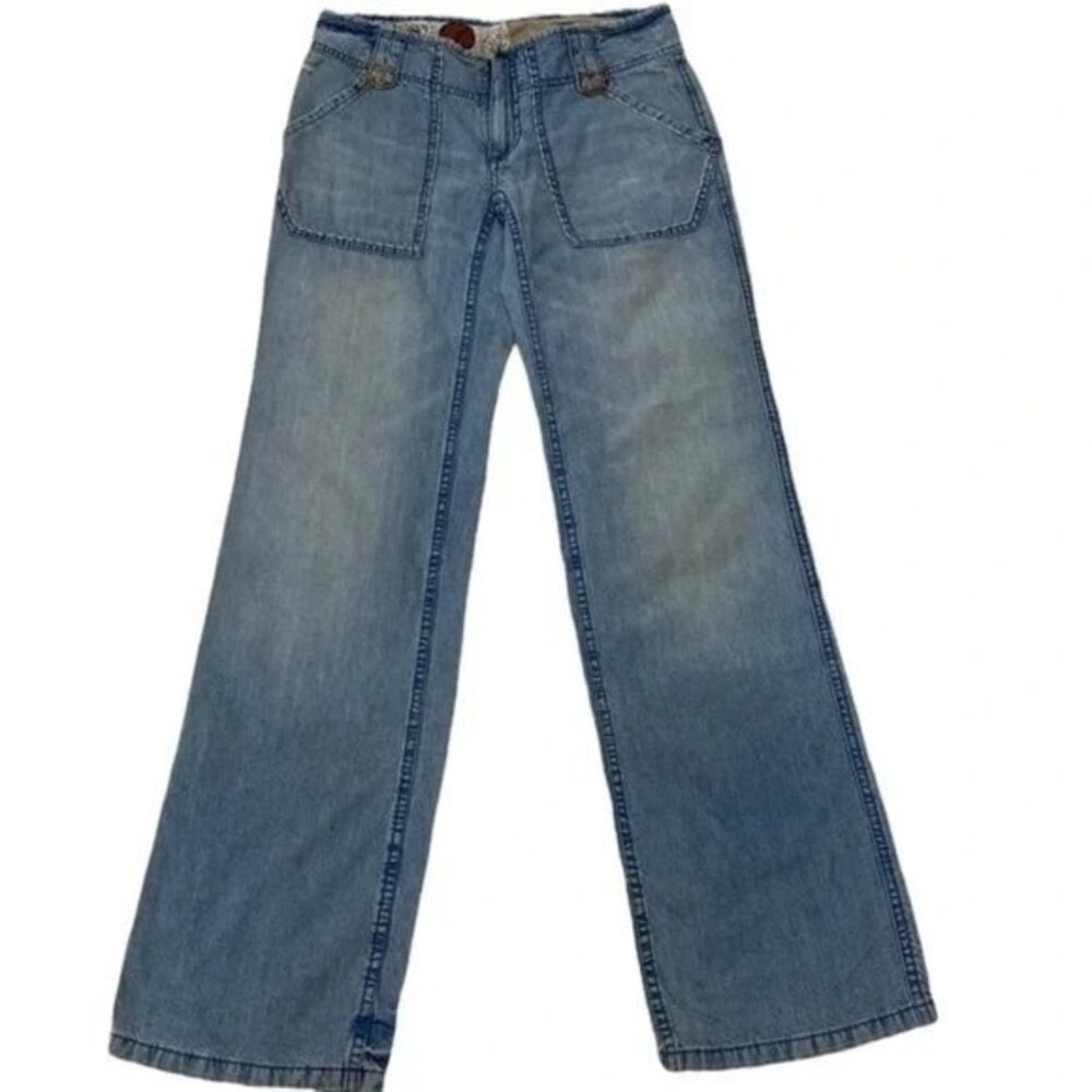 NWOT Free People Rare Blue Straight Jeans. 26
